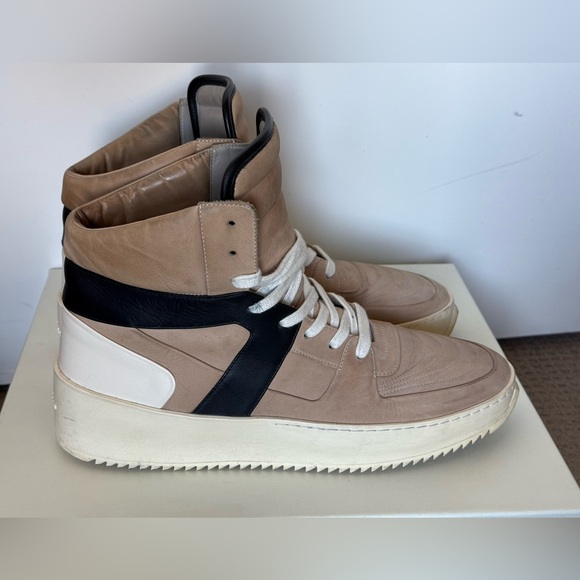 Fear of God men’s EU size 43, US size 10. tan black cream basketball sneaker - Picture 5 of 8